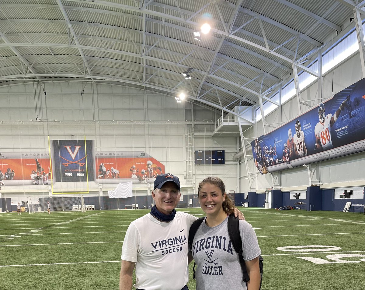 ruenes_sarah's tweet photo. I was able to spend time with one of the best goalkeepers in the country @laurelivory and learn from a great coaching staff! Thank you @UVAWomenSoccer #HeavenandCollege @BVB03_04GA https://t.co/dDMxaV2Fwh