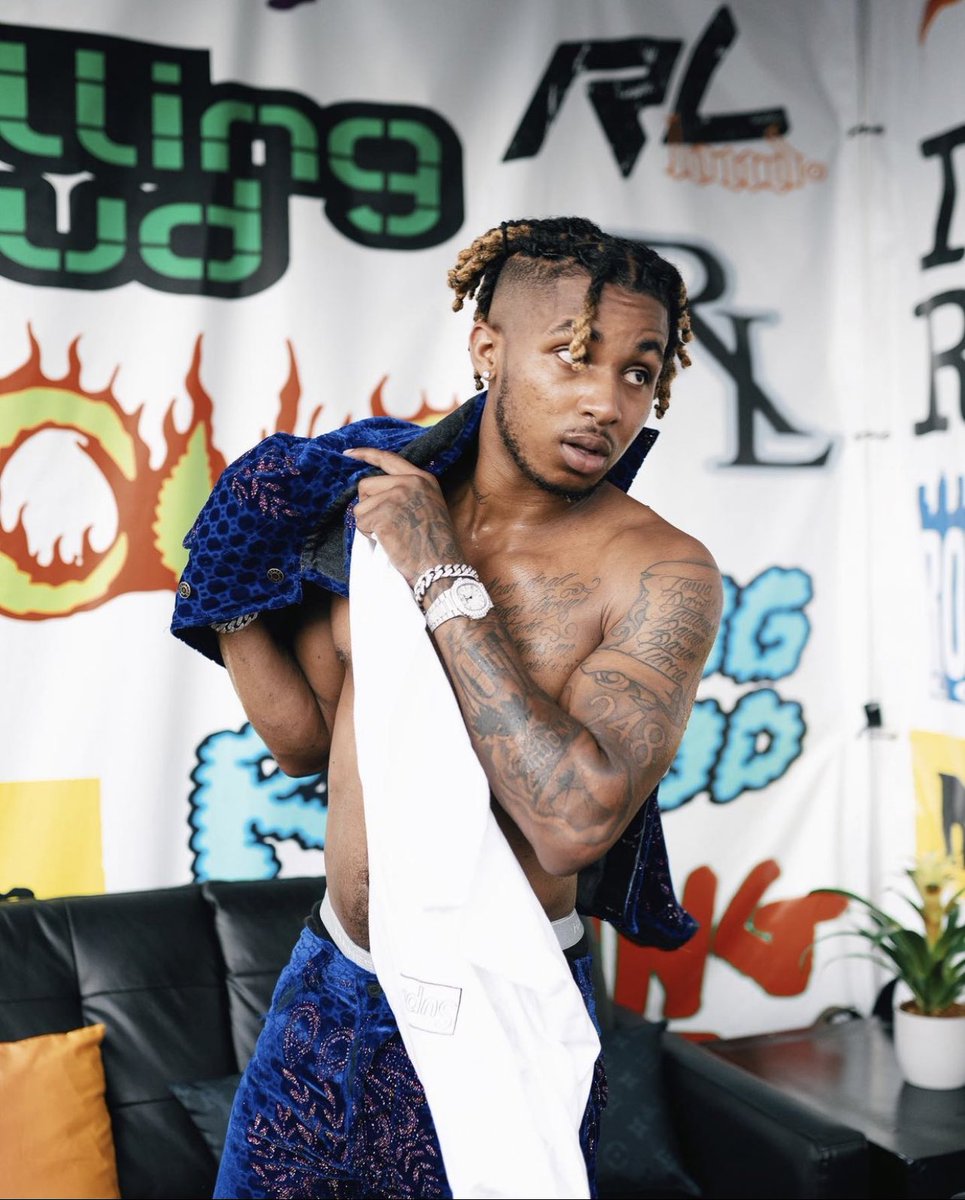 PontiacMadeDDG's tweet photo. libra season coming https://t.co/TpFEP9Oxgb
