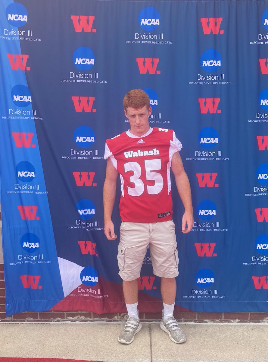 James35Kelly's tweet photo. Thank you for the great visit today @CoachOlmy at Wabash today! @WabashFB @wabashathletics @ICHSAthletics https://t.co/5gVQRm3rca
