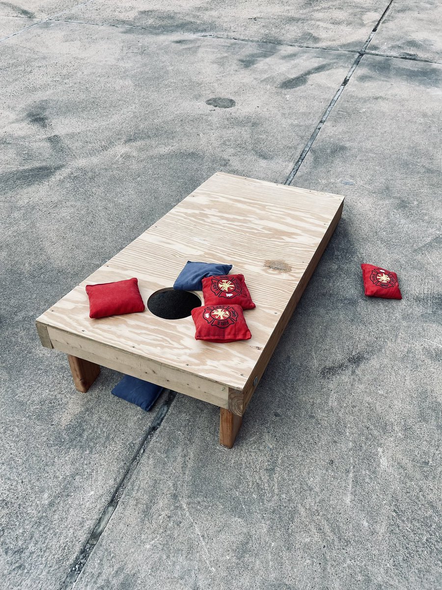 CAY794's tweet image. Practiced my #culinaryskill - Made the crew a #Summersalad w/ #strawberries, #watermelon &amp;amp; feta, grilled #pineapple chicken sandwiches w/ bbq bacon, &amp;amp; corn on the cob 😋 Now for some #familytime playing #cornhole 

#firefighterlife #bestjobever #SundayFunday #relax #dinnertime