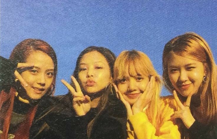 BLACKXPICS's tweet photo. Sun girls 💫 https://t.co/69TaWup0V9