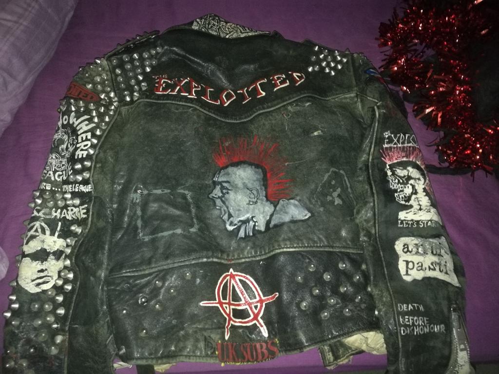 brianfinks69's tweet image. Also found my old leather jacket in the wardrobe as well today its over 30 years old ....#punk #paintedjacket
@Rexhonk 
@SannizL