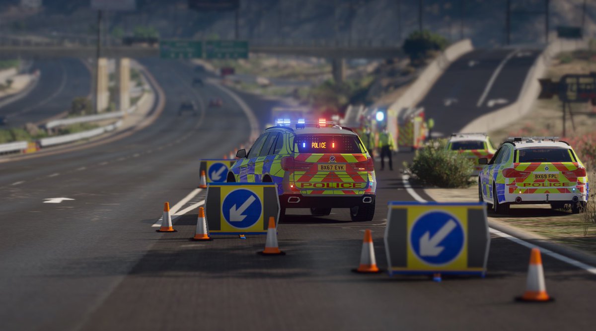 1224_FP's tweet photo. Great day as civilian today! Started off with a dramatic hostage situation in which I was shot by counter terrorism officers! Finished with a near fatal traffic collision following a pursuit! Great effort from all in patrol!

@LondCallingRPC @MetOpsLC #fictional https://t.co/fHiAlW5fSI