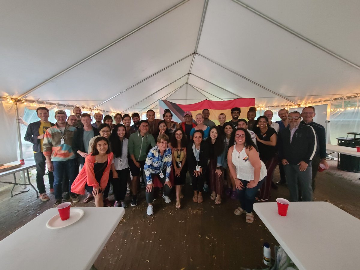 lluviamagenta's tweet photo. Having fun at the #beyourself at @MBLScience https://t.co/chyfuR9EZ6