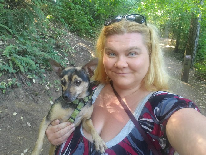 Just a couple of weirdos going for a walk 😎 https://t.co/cLwyMNwDPt<a href="/tag/20daysofchristmas"class="tags"><span>#20daysofchristmas</span></a>