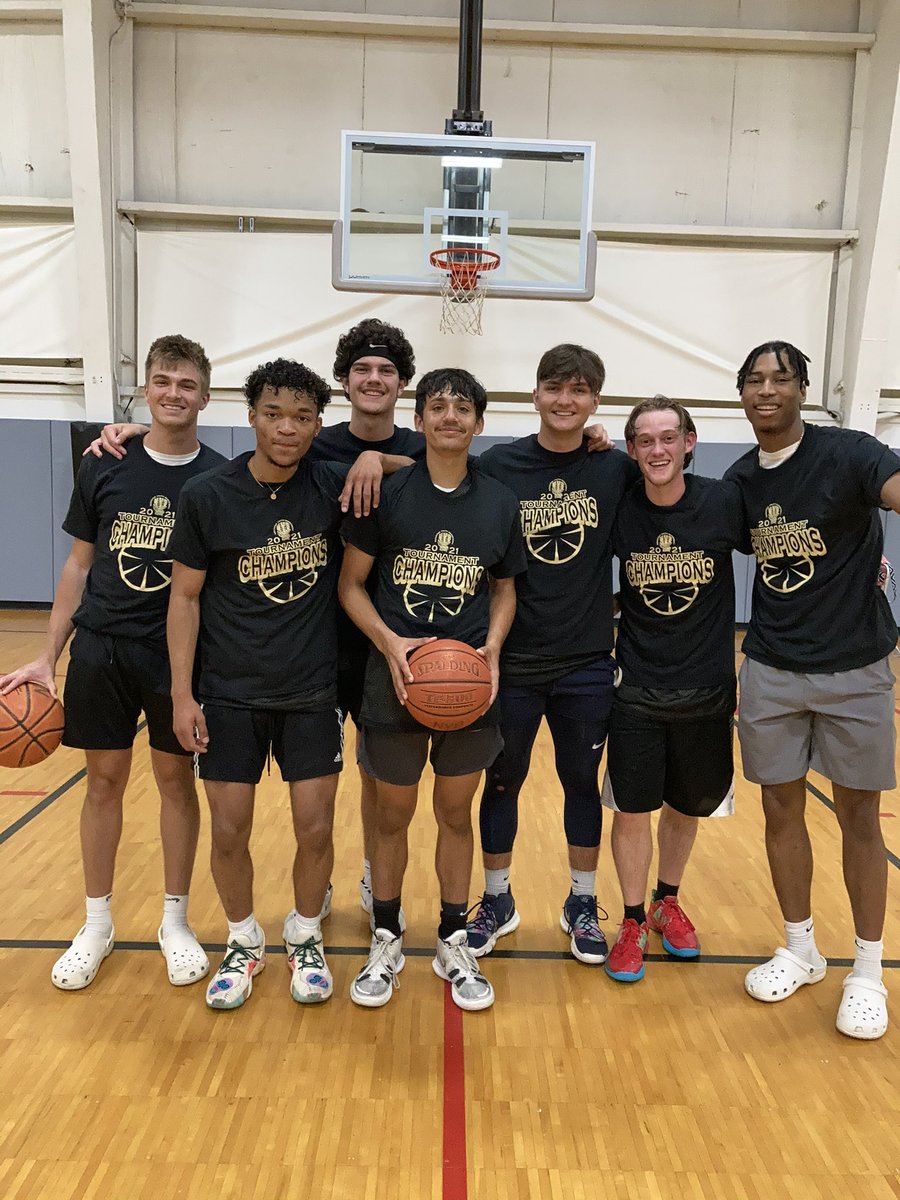 Your 2021 summer league alumni league champs