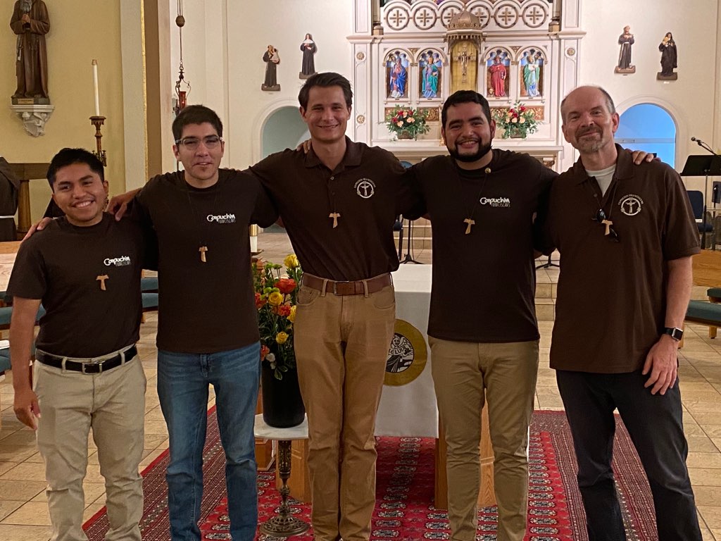 CapuchinsNJ_SE's tweet photo. Congratulations to Yovani Salas as he starts the #postulancy program. The postulancy is the first period of formation. Please keep these young brothers in your πππ
#franciscans #capuchinfriars #capuchins #religiouslife #OFMCap https://t.co/4eIiwVk7nF