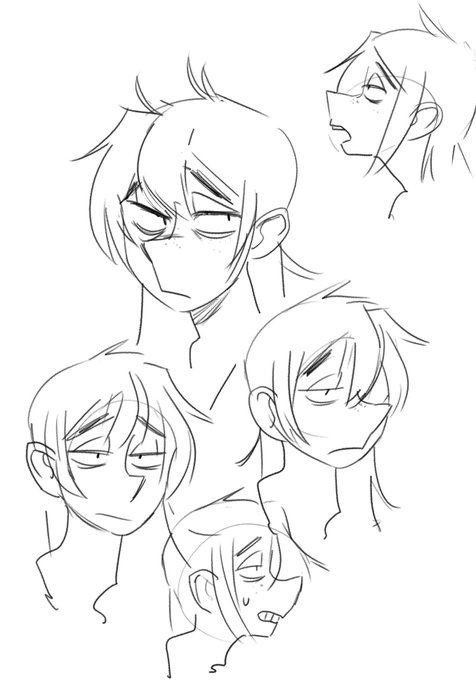 描き慣らしとか昔描いたのを描き直したのとかエッチな感じなのをこそっと 