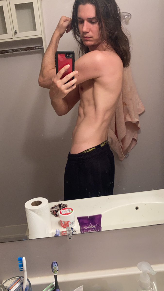 _jbash's tweet image. Lost a lot of gains due to a wrist injury the past few months, but slowly getting back into that anime form