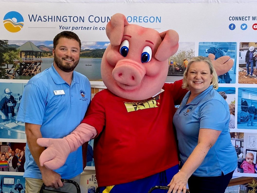 washcoroads's tweet photo. Yes! LUT's Ambassadors are having some #BigFairFun with Frank, the County Fair mascot! Stop by our booth and say "Hi!" @BigFairFun #WashCoLUT https://t.co/N6vh1RqCgD