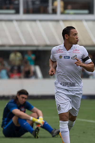 Saudades eu tenho é do pastor brocando gol todo jogo, Atacante arame liso que só faz gol quando o goleiro falha eu não vou sentir a mínima falta!