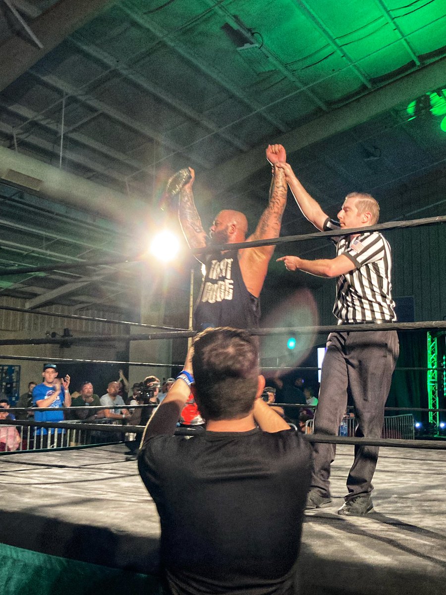 Samantha_1713's tweet photo. #XpectEverything had a surprising title change when @JonDavis817 beat @TheTJBoss & @promontanablack in a triple threat for the @PWXwrestling Heavyweight Championship. https://t.co/HR9wrWEW9i