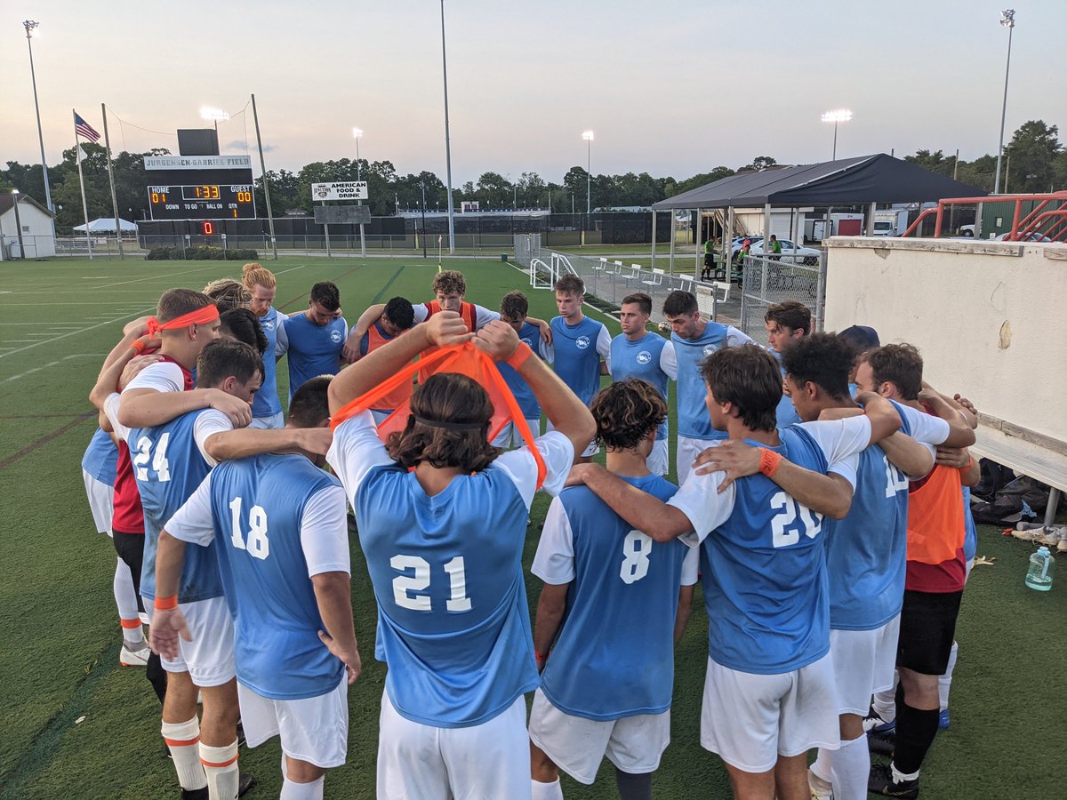Wilmington_FC's tweet photo. Going into the second half #lpstrong

#wilmingtonfc #wilmington #nc #wilmy #ilmstrong https://t.co/K8Hlxf61wp