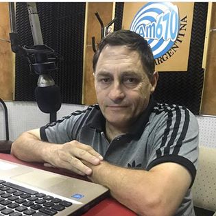 DANITORRISI's tweet photo. #AM670 - Lunes estamos por partida doble 16 hs #DeVozEnVoz 20 hs #SueñosdePrimerayAlgoMas por Radio Republica https://t.co/Uk6t9YbSkg con la Conduccion de #DanielTorrisi https://t.co/CBncfuLdOx