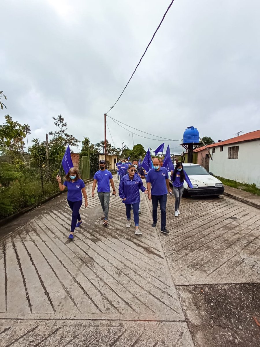 untmiranda_'s tweet photo. #25Julio | Municipio Los Salias, casa por casa llevando el mensaje del #AcuerdoNacional https://t.co/gkfcyFubyB