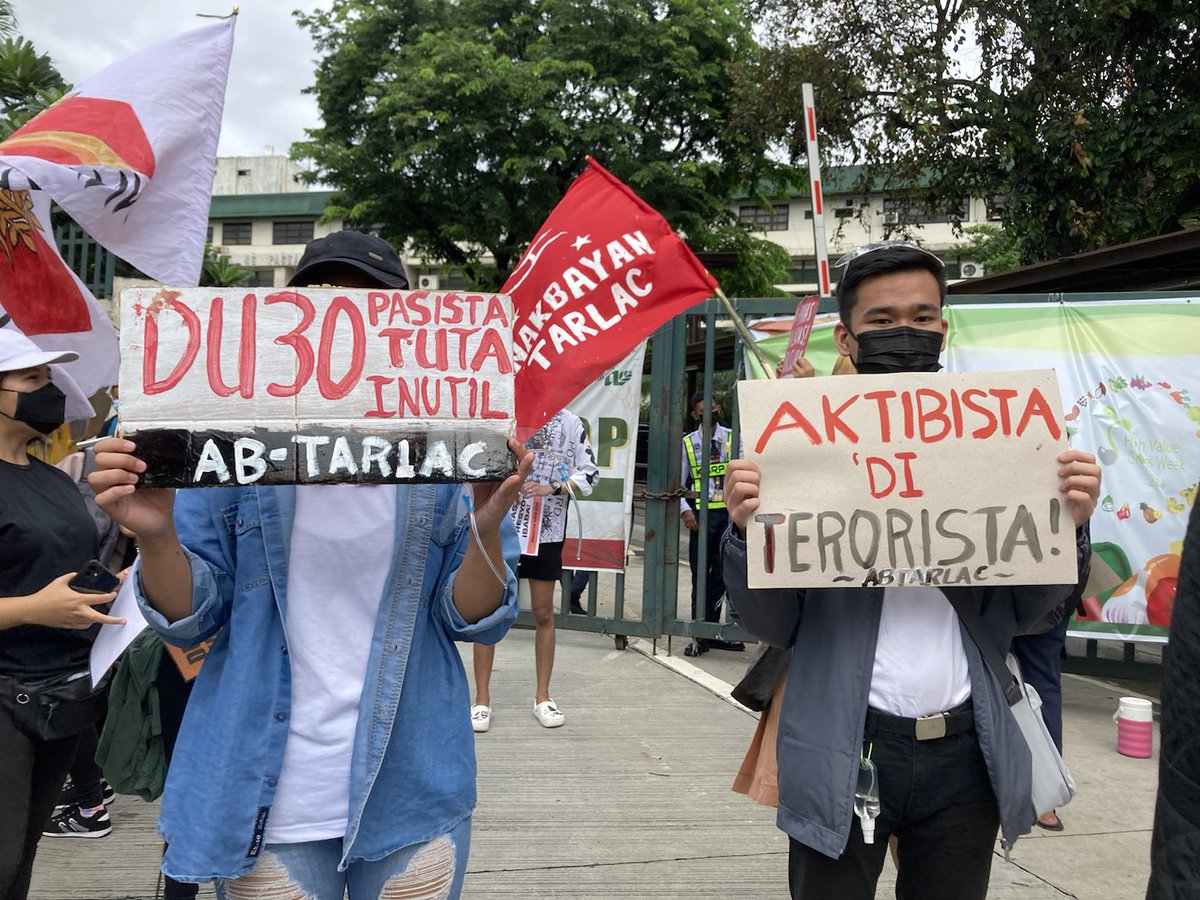 Protesters at Elliptical Road, Quezon City begin #SONA2021 protest. The groups will march to UP Diliman in a few minutes.