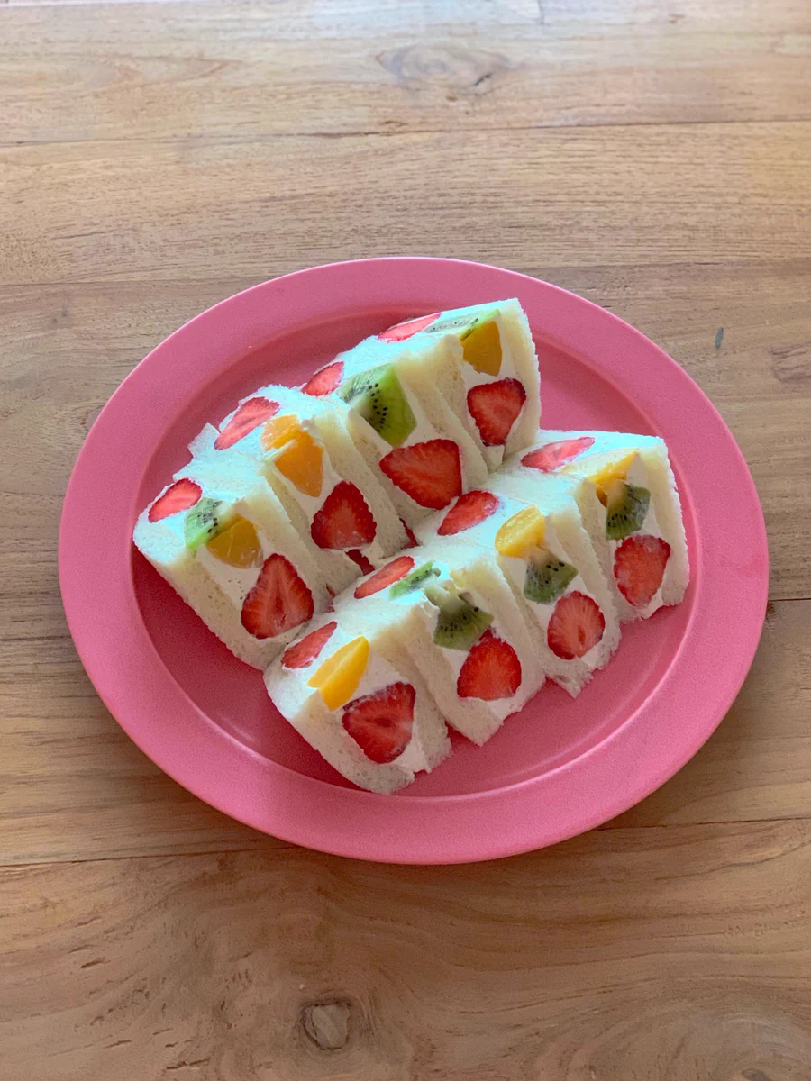 お家でフルーツサンドを作るとき知っていると役立ちそう！断面が綺麗になるように切るポイント！
