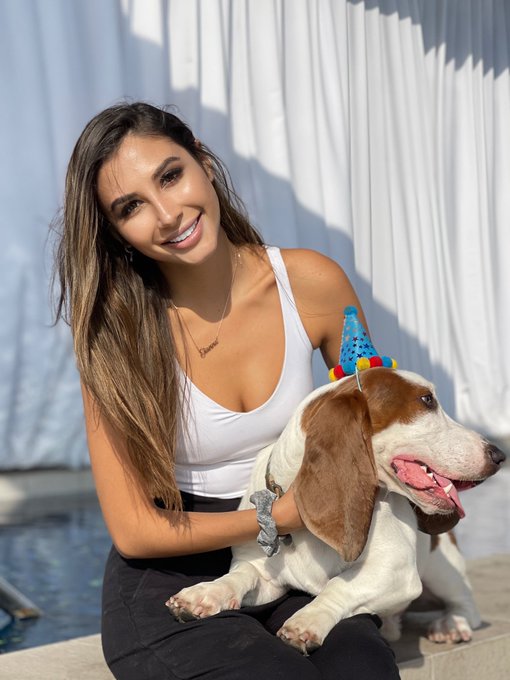 happy birthday Todd, i love you the most !! https://t.co/HLDcZ0vo10<a href="/tag/newprofilepic"class="tags"><span>#newprofilepic</span></a>