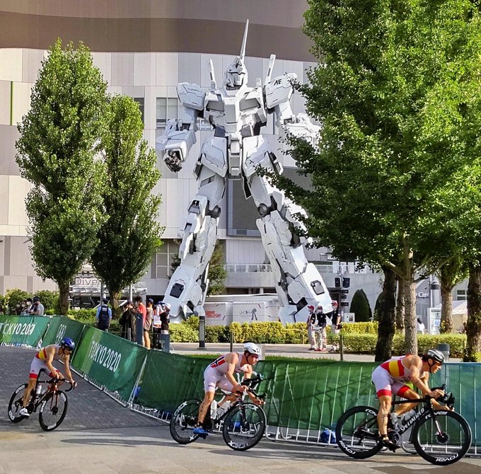 東京五輪 トライアスロン お台場のユニコーンガンダムからのカメラアングルが熱いと話題に まとめダネ 東京五輪 トライアスロン お台場のユニコーンガンダムからのカメラアングルが熱いと話題に まとめダネ