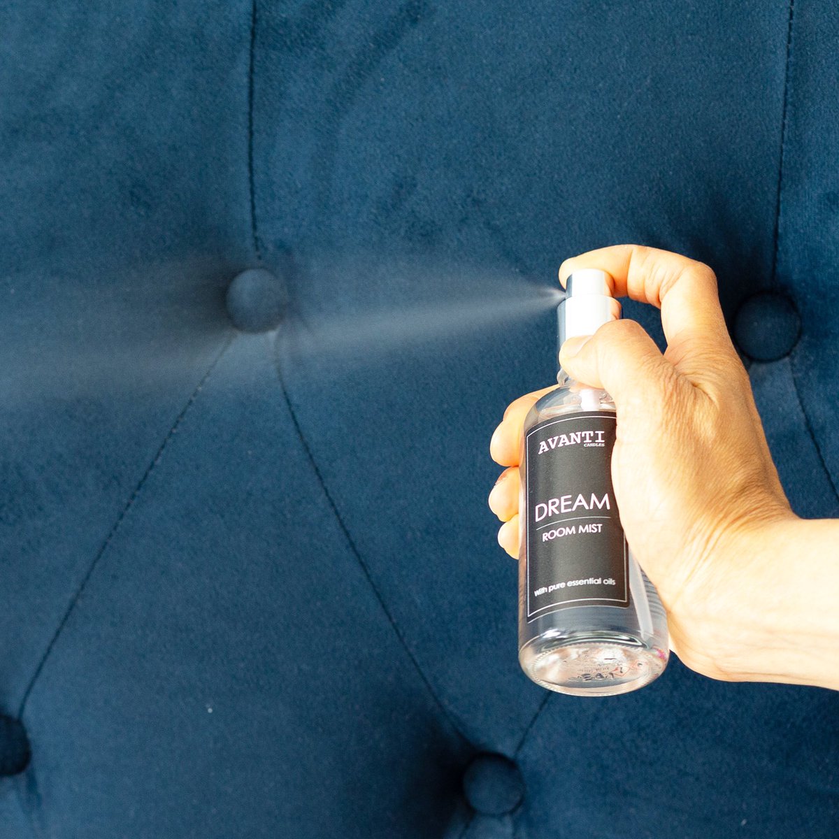 Waking up this morning feeling refreshed after using our Dream Room Mist. Made with pure essential oils 😴 
.
avanti-candles.com
.
#waxmelts #waxmeltaddict #homefragrance #wax #smallbusiness #candles #waxmeltsofinstagram #waxaddict #handmade #homedecor #soywax #waxmeltsuk