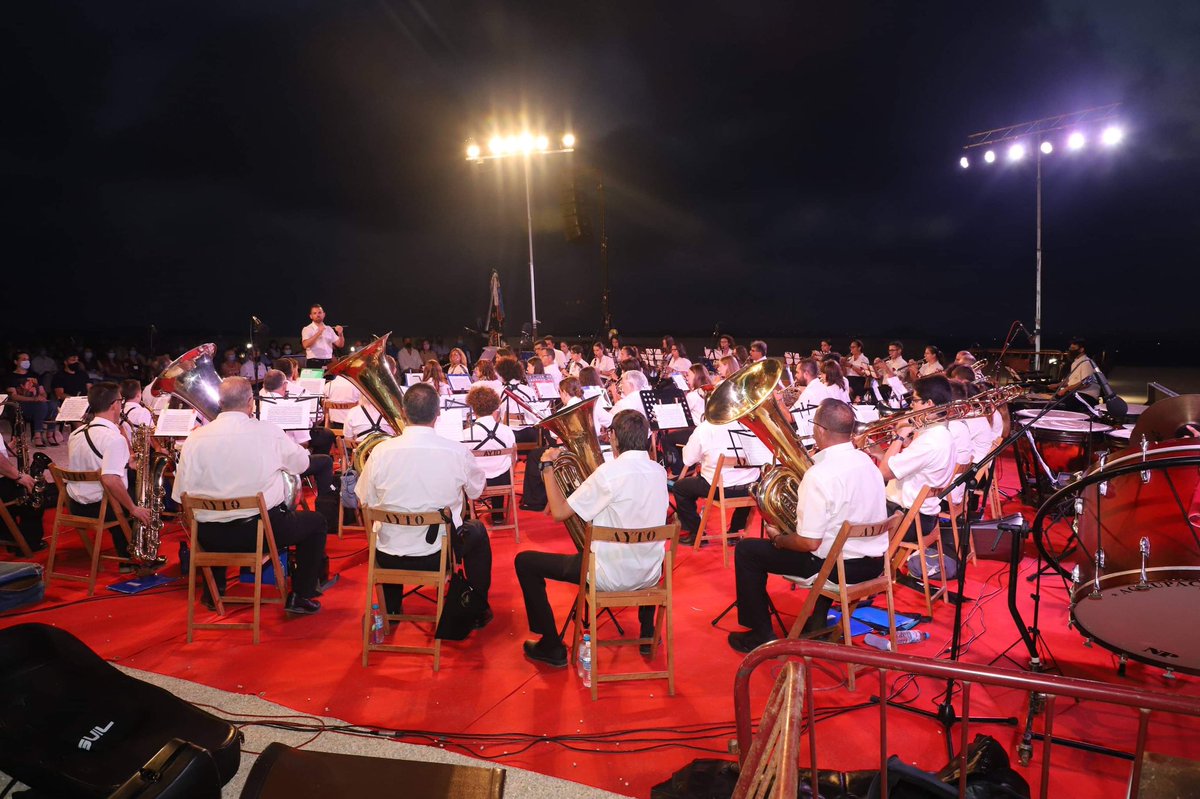 JoseLSaezPastor's tweet photo. Final de las fiestas patronales con el concierto de música festera ofrecido en el castillo @amguardamar donde se entregaron los premios de narrativa corta.
Posteriormente fuegos artificiales. Viva Sant Jaume #ConcejalíaFiestas #JuntaCentral #Comparsas #Festeros @Guardamar_Ayto https://t.co/49PFb8rjS1