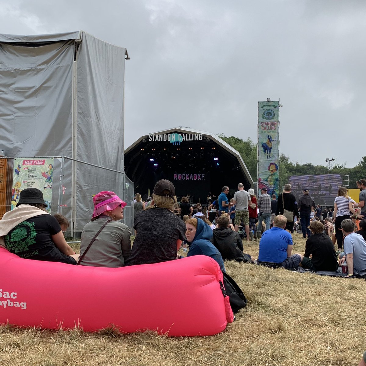 katemclean's tweet photo. Thank you @StandonCalling for a brilliant atmosphere - brilliant #festivalexperiemce and #smellwalk uncovering a unique set of #festivalsmells - #hay #greengrass #caramelisedalmonds #urinals #handsanitiser #woodsmoke #sawntimbers #chlorine #guyropes #IPA #strawberries #people https://t.co/QYfHaJBJ73