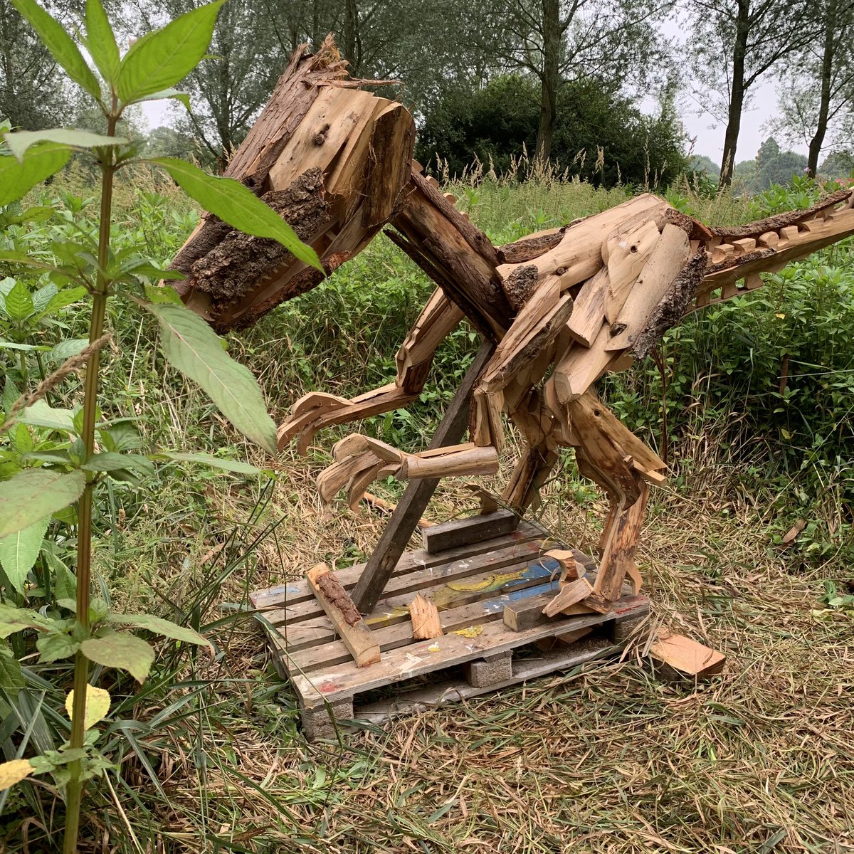 katemclean's tweet photo. Thank you @StandonCalling for a brilliant atmosphere - brilliant #festivalexperiemce and #smellwalk uncovering a unique set of #festivalsmells - #hay #greengrass #caramelisedalmonds #urinals #handsanitiser #woodsmoke #sawntimbers #chlorine #guyropes #IPA #strawberries #people https://t.co/QYfHaJBJ73