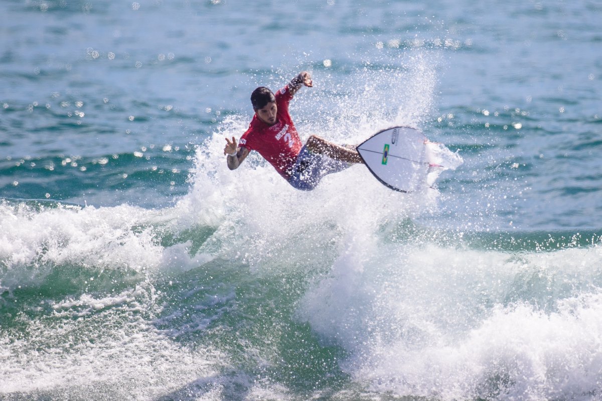 MEDINA RUMO ÀS QUARTAS

<a href="/gabriel1medina/">Gabriel Medina</a> mandou o 🇦🇺 Julian Wilson pra 🏠 e avançou para as quartas de final dos <a href="/JogosOlimpicos/">Jogos Olímpicos</a> de <a href="/Tokyo2020/">#Tokyo2020</a> 

 🇧🇷14.33 x 11.84 🇦🇺

Vamo pra cima!🚀🚀