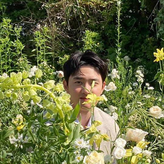 oshcuddles's tweet photo. KYUNGSOO WENT FROM 😐 TO 😊 https://t.co/QGniSnuyJu