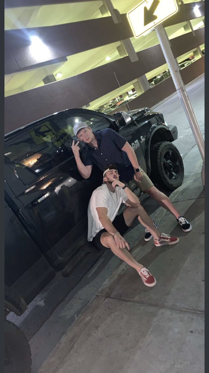 D_Breezy10's tweet photo. My diesel brother @thegilkman had to hop and the trend and admire the new beast daddy’s money just bought me #daddysmoney #loudengine #lifted #horsepower https://t.co/BFuDkitvkv