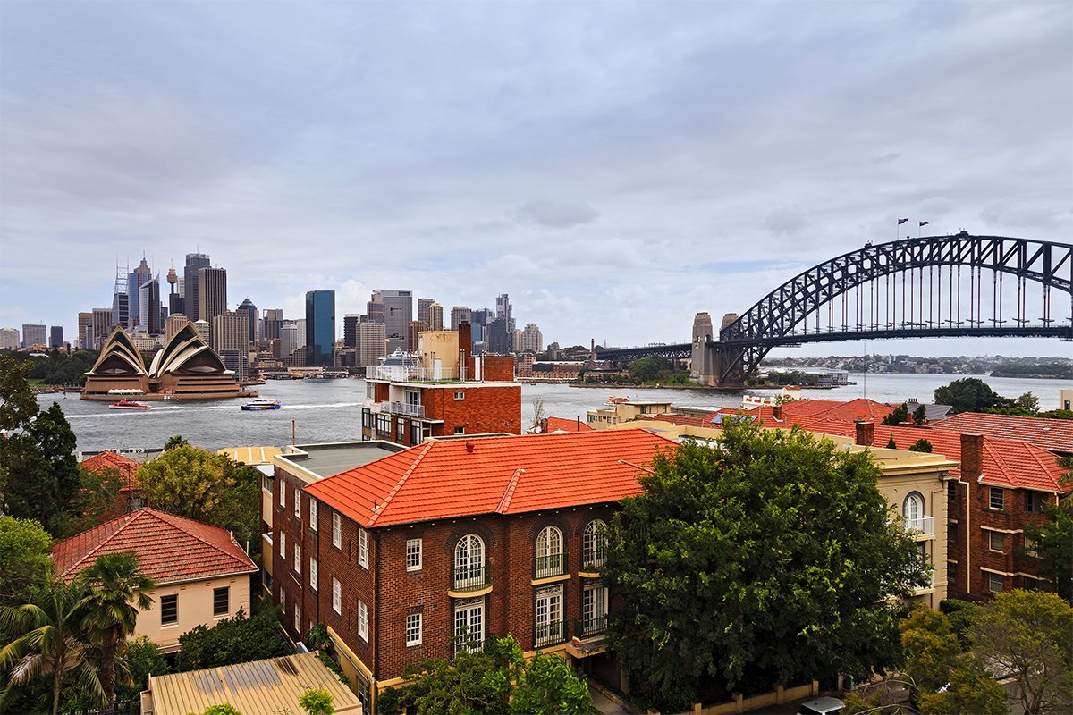 cotality_au's tweet photo. June quarter was Australia’s busiest auction period since 2017. But can you guess which capital city had the country’s highest clearance rate? Hint, it's not Sydney. Find the answer here 👉 https://t.co/TkG86jnxs2  
#realestatenews #clearancerates #auctions https://t.co/q1Fyz0RRhb