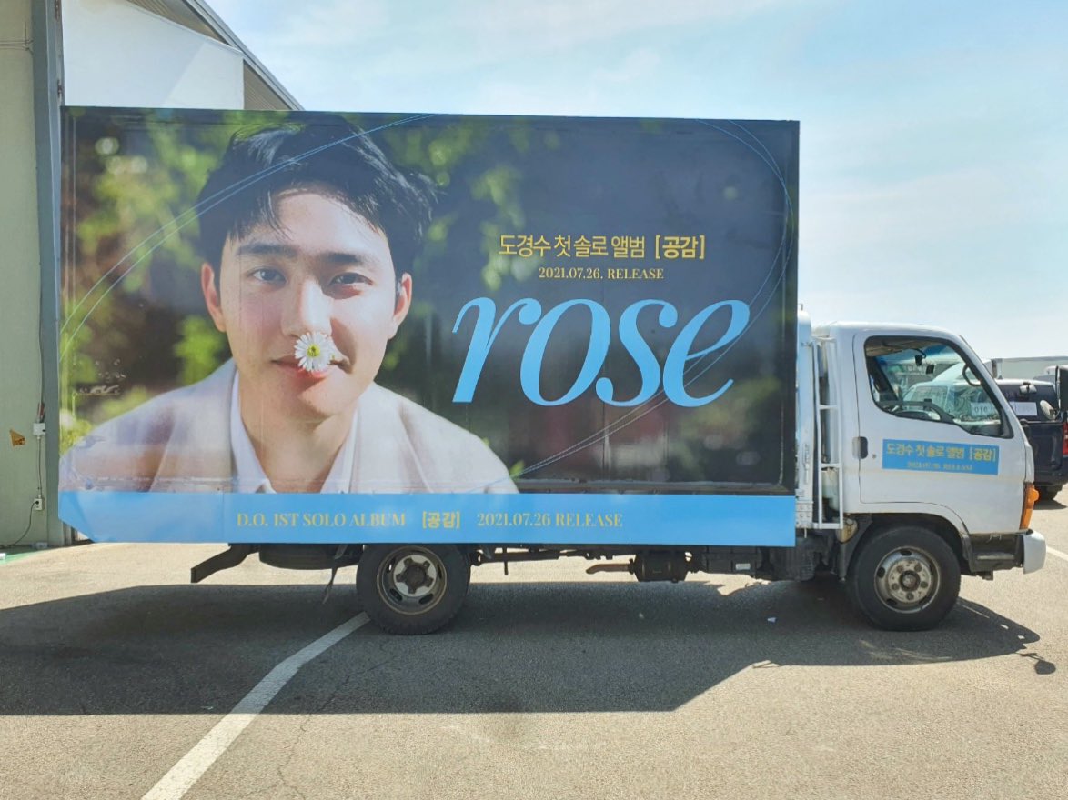 EVSS1485's tweet photo. Promotional truck for Kyungsoo is so pretty! 😍 

#DO (D.O.) #KYUNGSOO
#EXO @weareoneEXO
Cr. @ _forDO https://t.co/Z558xwubsi