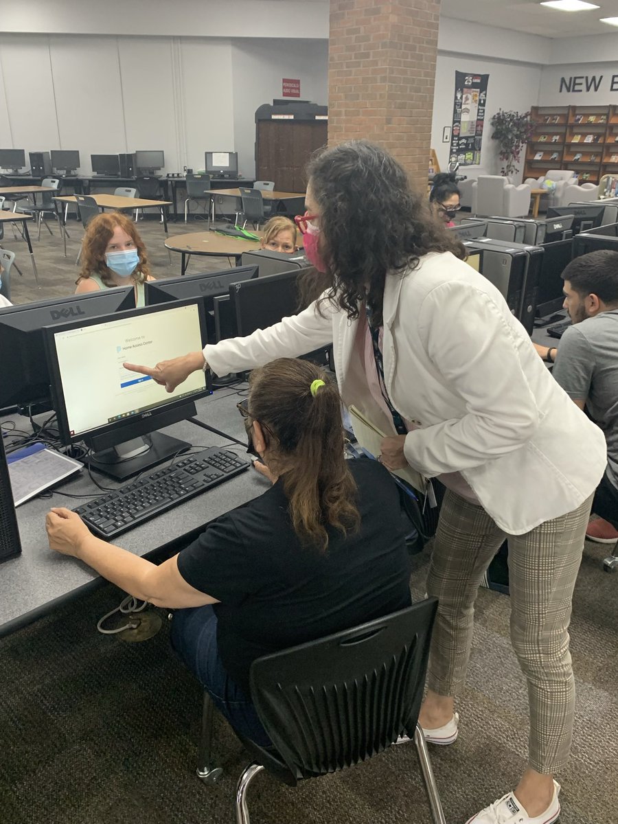 Let us assist you! Our Golden Team will be assisting parents with online registration this Monday-Friday in the Library, 10:00 am to 7:00 pm. @HanksHS_Knights #KingdomofChampions