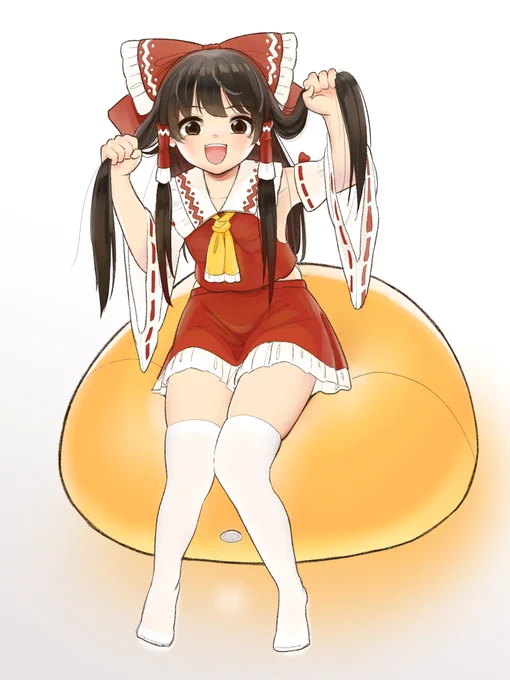 フィットネスボールに乗る霊夢 #東方 #博麗霊夢 #ストッキング https://t.co/GkutqxL4Le 