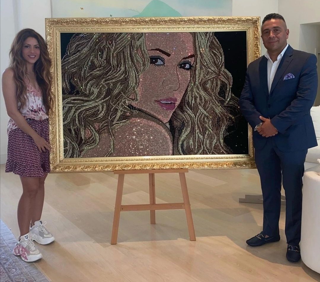 <a href="/shakira/">Shakira</a> recibe obra inspirada en ella hecha con Cristales Swarovski 🔥🔥🔥🎉🎉🎉❤️❤️❤️ <a href="/sonymusicmexico/">Sony Music México</a> <a href="/RCARecords/">rcarecords</a> <a href="/luisalan2006/">Luis Alan</a>