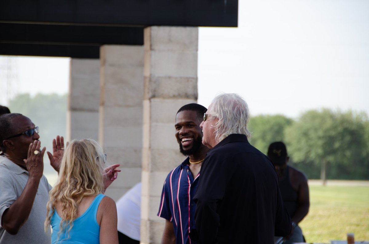 callmejre's tweet photo. I want to thank the great residents of Grand Prairie for supporting our event once more! It was great to see you all yesterday! We had over 400 residents attend and are grateful that everyone had a great time!
Let’s keep #LIVINGLIFEGRAND ! https://t.co/BoQEqHBcUP