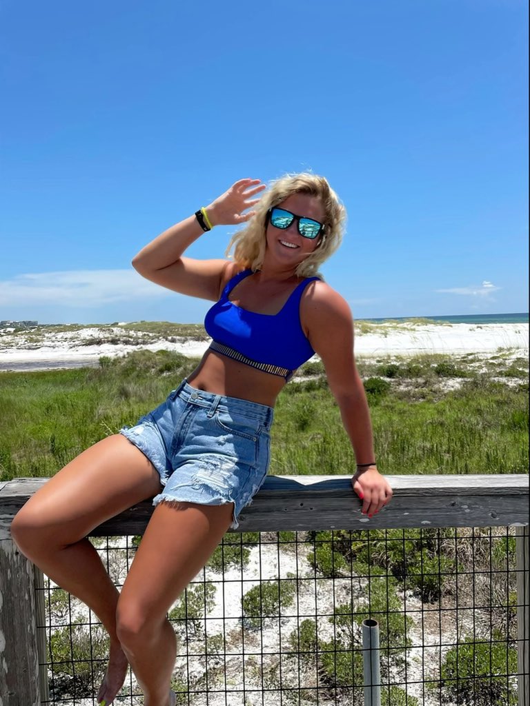 LexiKraft1's tweet photo. i’ll be back florida https://t.co/y8NyWj40hY