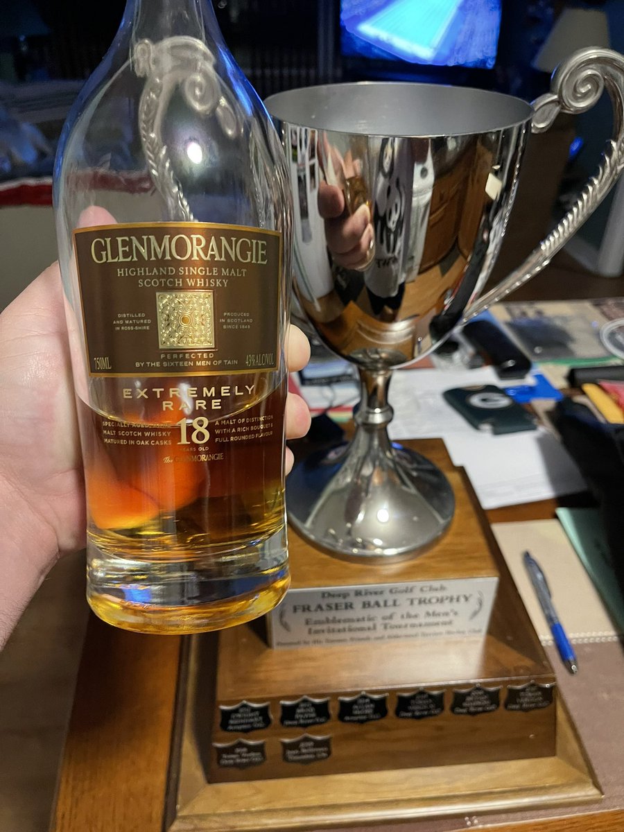 senro82's tweet photo. So this happened today. From Junior member to today. No individual championships. Unreal feeling. Thank you everyone who was in attendance today. #champ @DeepRiverGC #MensInvite #ThankYou @Flagstick https://t.co/odQkhgzxb4