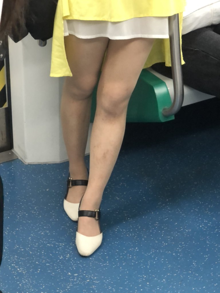 d493r's tweet photo. 黄色连衣裙的骚货 https://t.co/WouFKiyzRd