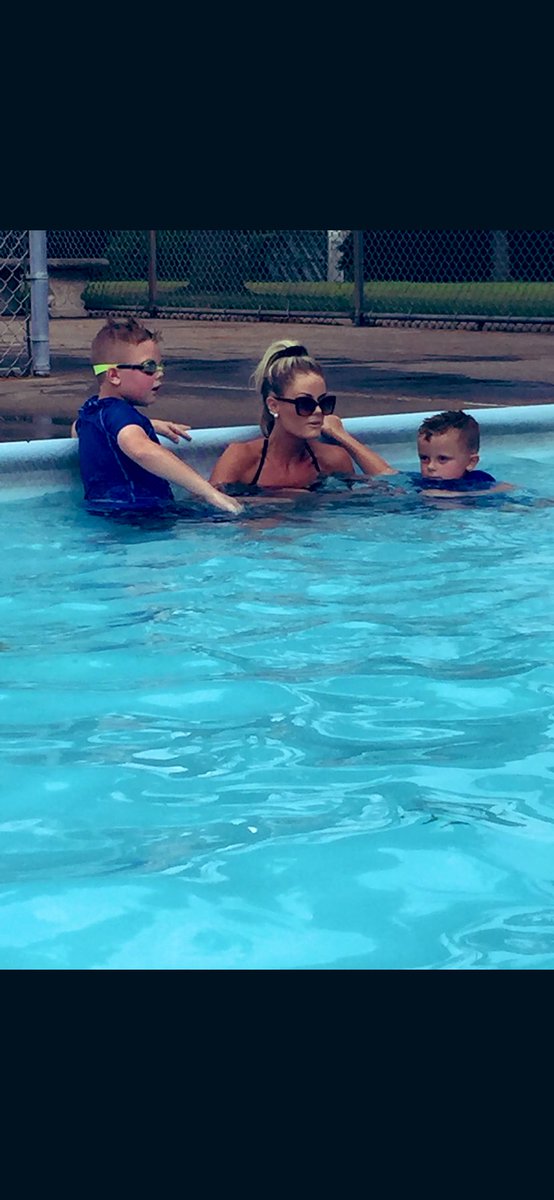 It’s almost Monday! A new week and so much to be thankful for and look forward to🤍