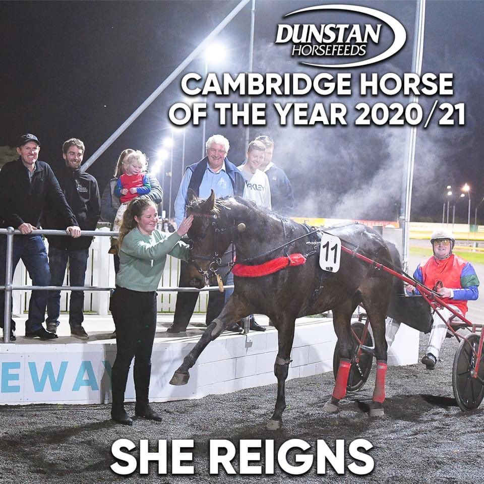 cambridgeracewy's tweet photo. 👑 SHE REIGNS - Dunstan Horsefeeds Cambridge Horse of the Year! 

On Thursday night Rogerson Racing Stables's #SheReigns was crowned the 2020/21 Dunstan Horsefeeds Cambridge Horse of the Year. 

#Dunstan #Loveyourhorse
#PassionDedicationDunstan
#cambridgeraceway https://t.co/9fjo06T2Si