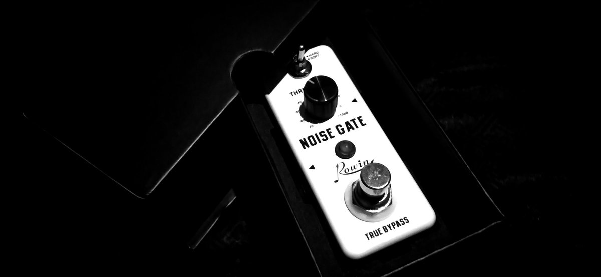 B1J7M2P9's tweet photo. I was shopping online for guitar pedals🎸 and came across this one, the noise gate pedal, for $20. 
Because it was inexpensive, I didn't think twice about purchasing it.😄
#noisegate #guitarpedal
It took a week for the package to arrive. https://t.co/qdPWNsaVn5