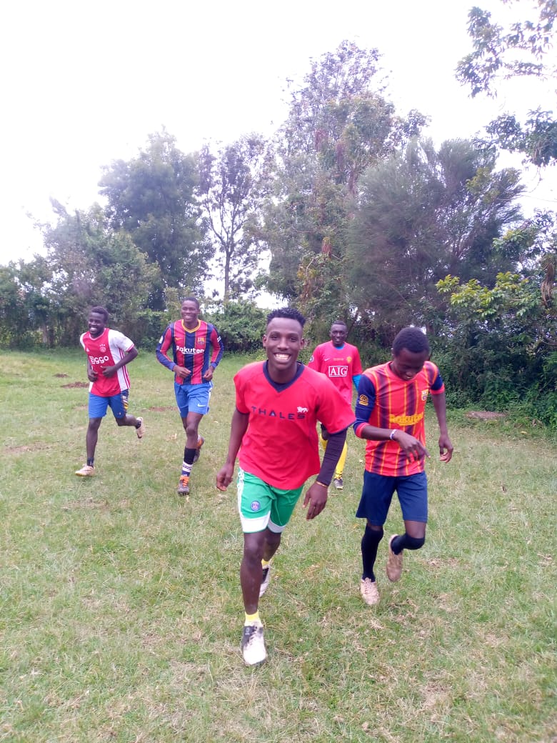 galaxy_c's tweet photo. The attacking Maestros,,,,,Soccer made in B.Galaxy...Welcome to the team of great talent,,,,40Goals 35points with 6 matches to go....
#Egertonpremierleague
#LEGA https://t.co/gxlsdwTch6