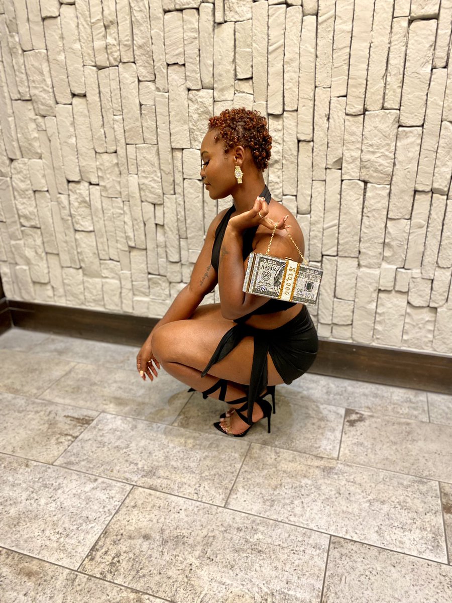 she_chloe's tweet photo. he like my style, that’s expected ❤️‍🔥
•
•
Dress/Earrings: @th3rdwave_ 
Purse: @ clovergirlz_ on insta / @toranceya https://t.co/82jEKh0Oy3