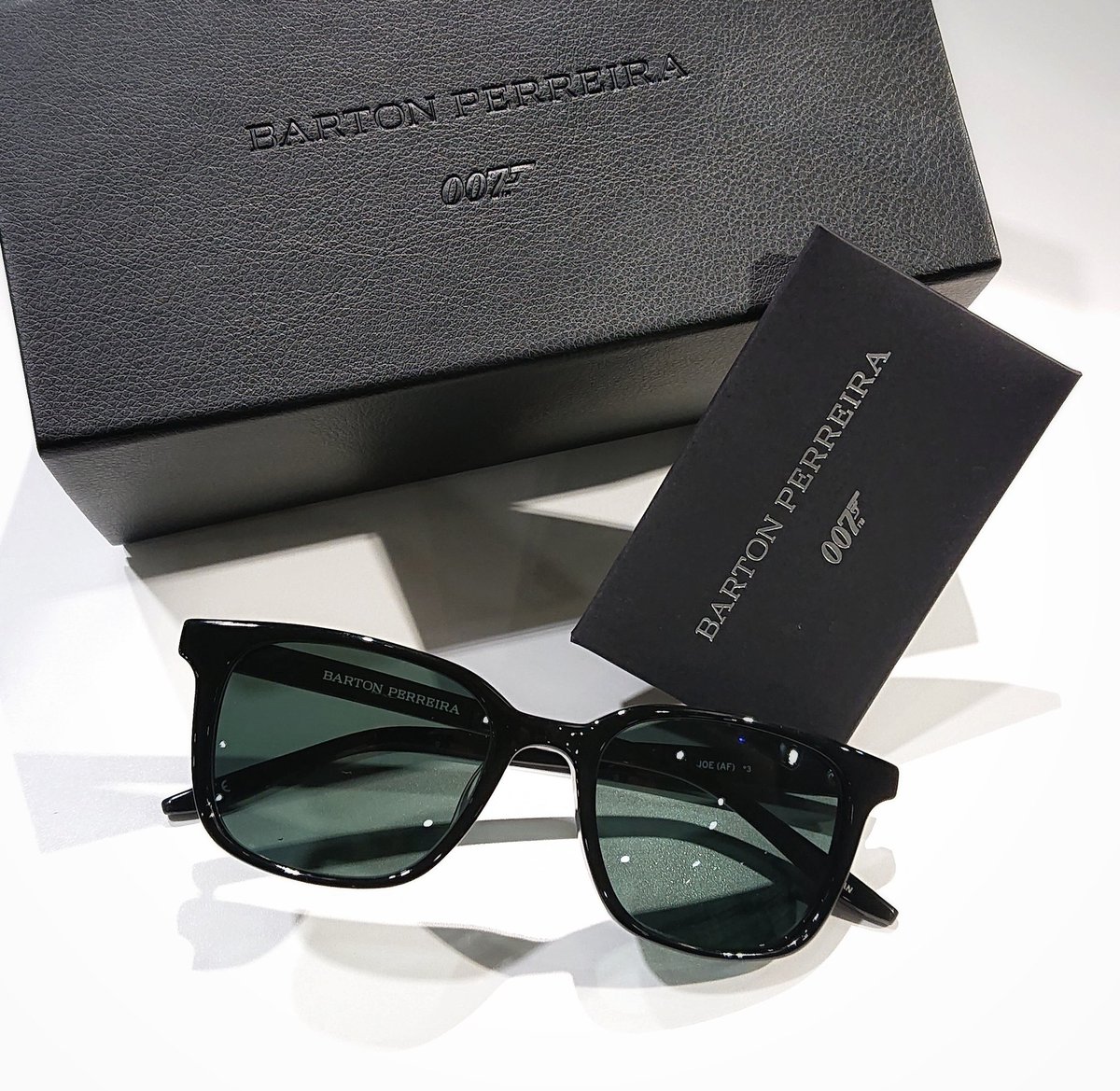 Hashtag メガネ女子 No Twitter