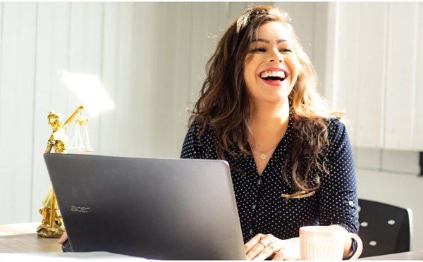 auditionapp's tweet photo. The Ultimate Guide to Remote Sales Training https://t.co/BttOwyFm4b https://t.co/ThrFIQ5W7q