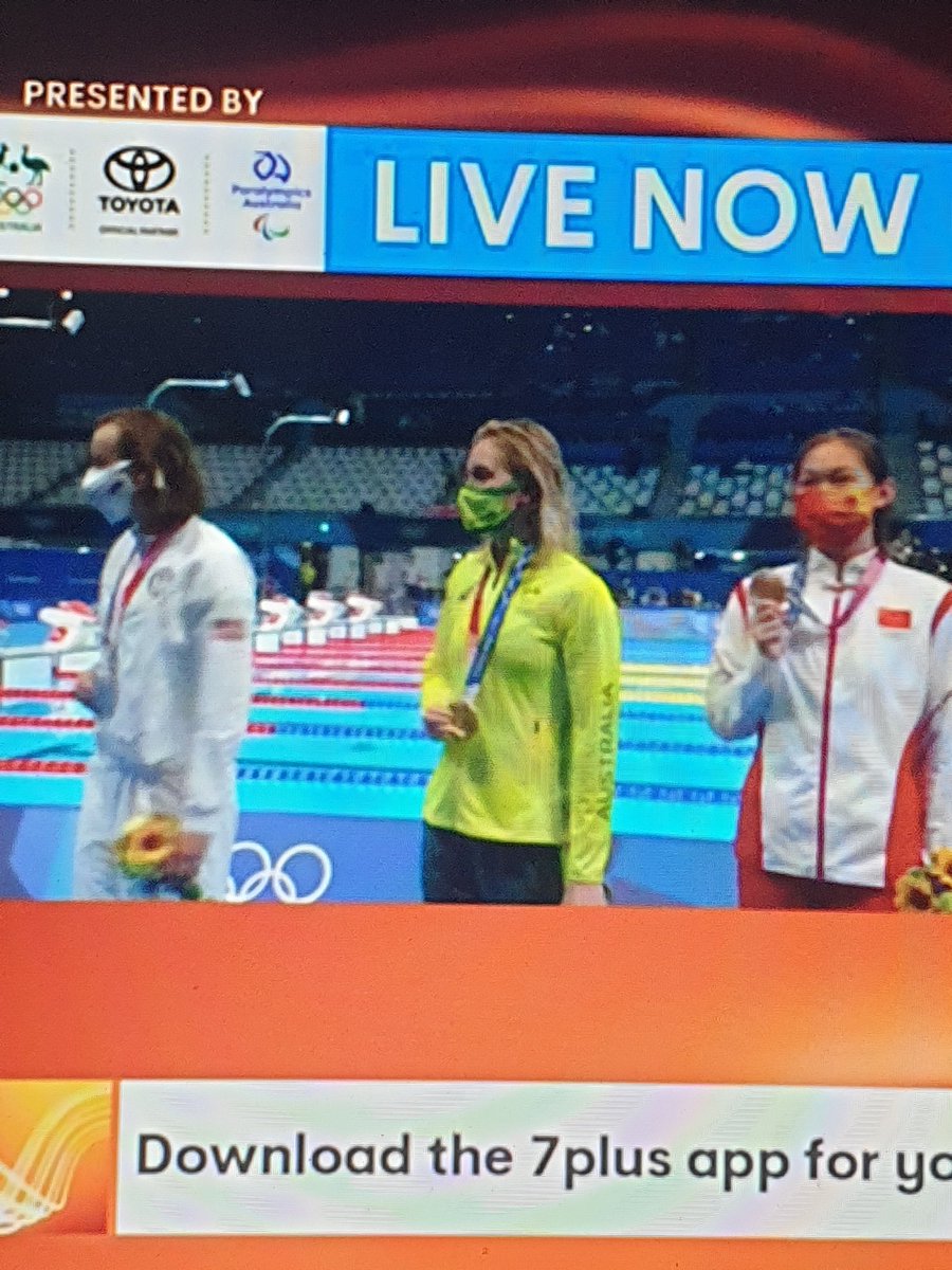 Surely they can take there masks off when posing for photos on such a special moment ... ??