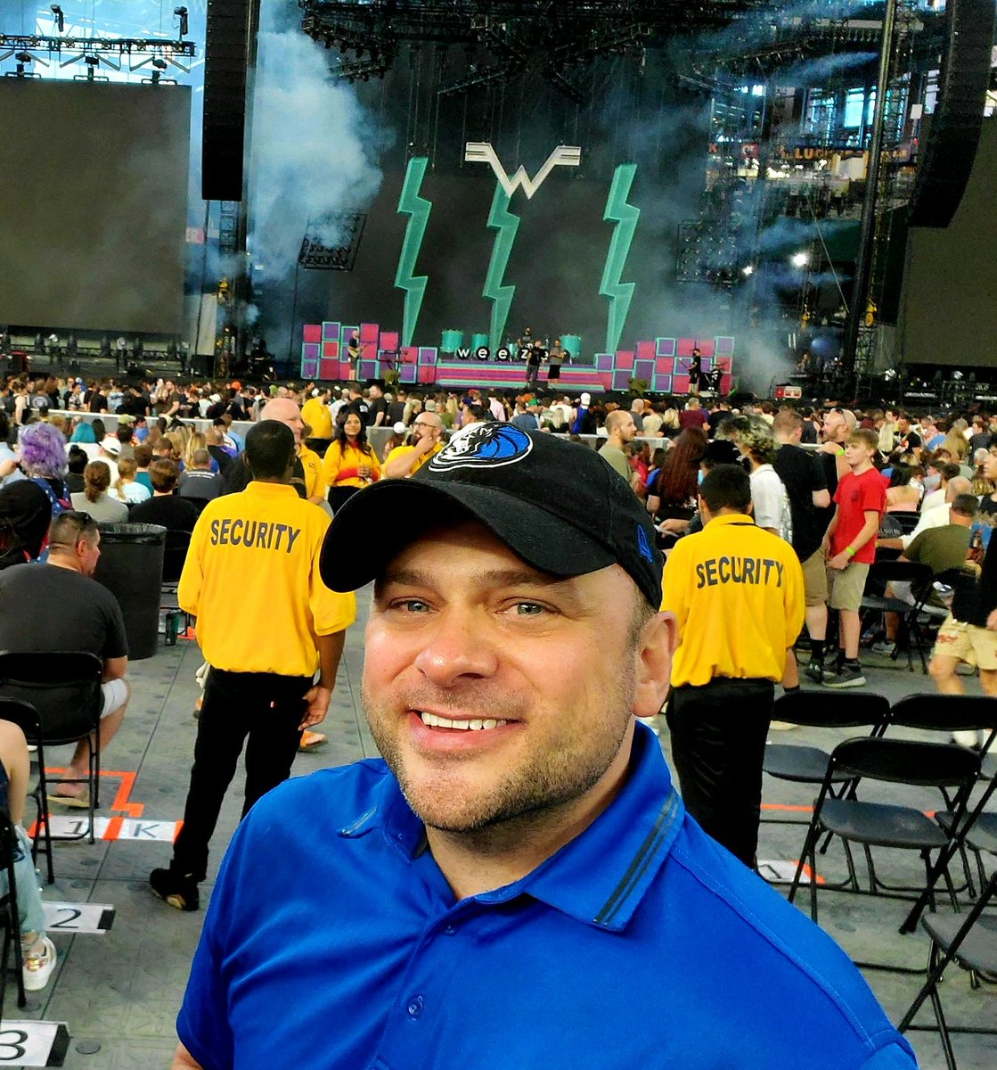 AC1Dallas's tweet photo. What a great time last night at Green Day, Weezer, and Fall Out Boy.  It's great to have concerts back from the pandemic, my last one was October of 2019, it's been too long.  Hopefully they stick around for a while and don't all get cancelled again https://t.co/IOKhlxmE0D