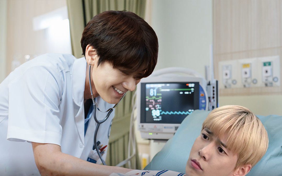 :วันนี้ผมมีข่าวร้ายสองเรื่องจะบอกคุณ
:ครับหมอ
:คือคุณจะมีเวลาอยู่ได้อีกแค่สองวัน
:เชี่ย ละอีกเรื่องล่ะหมอ
:จริงๆหมอต้องบอกเมื่อวานแต่หมอลืม