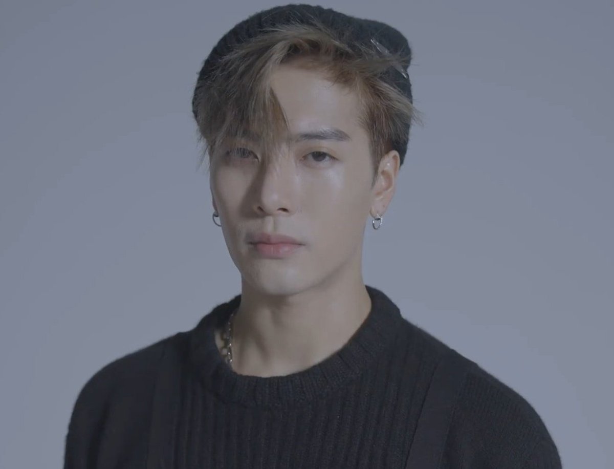 teamwangph_'s tweet photo. YOU CANT HELP BUT TO STARE AT HIM!!!!!! 👀😭
#JacksonWang #TEAMWANG #TEAMWANGPH #잭슨 #王嘉爾 https://t.co/hIHTOWNvZs